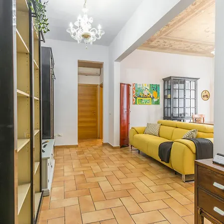 Balsamico - Near Ferrari Museum & Railway * モデナ